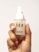 Bijoux Indiscrets Slow Sex Shimmer Dry Oil: Glitzerndes Körperöl (30 ml)